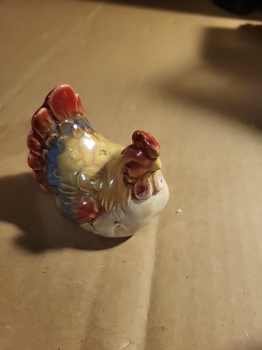 Vintage Chicken Salt & Pepper Shakers - Picture 4 of 8