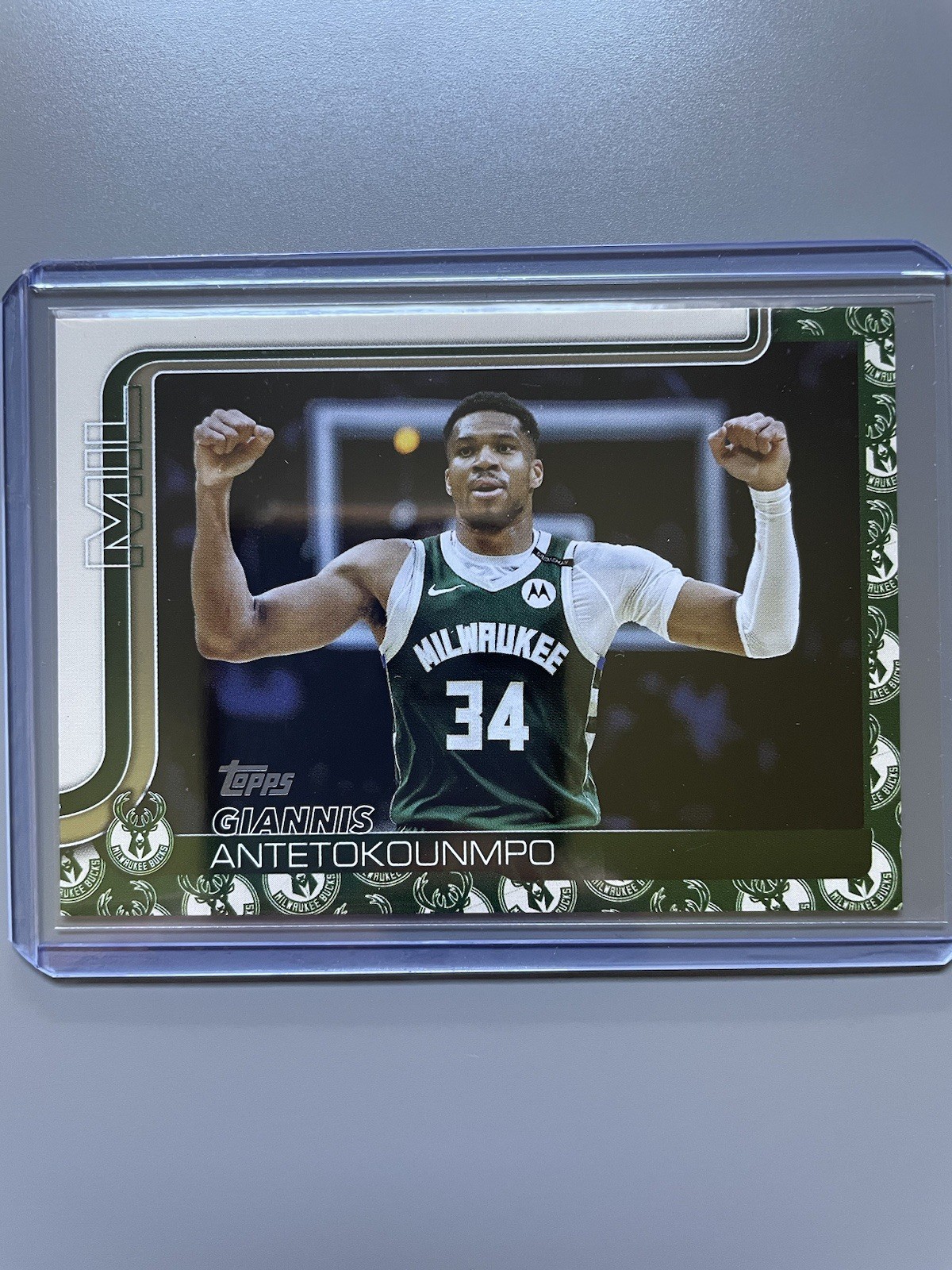 2025-26 Topps Giannis Antetokounmpo #54 Team Color Border Variation Case Hit!