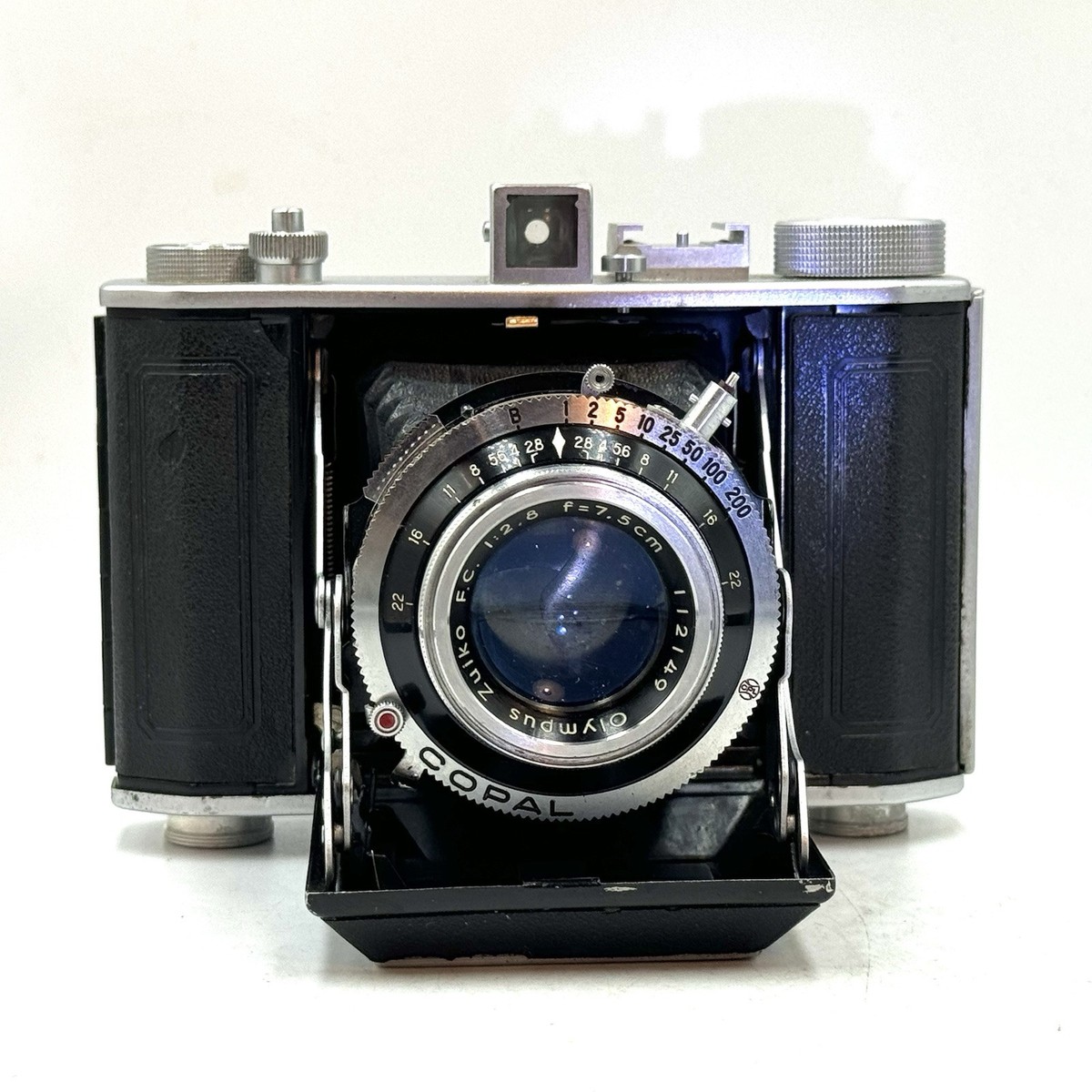 Olympus Six lllb w/ Zuiko F.C. 2.8 7.5cm Lens 6x6 Folding Film