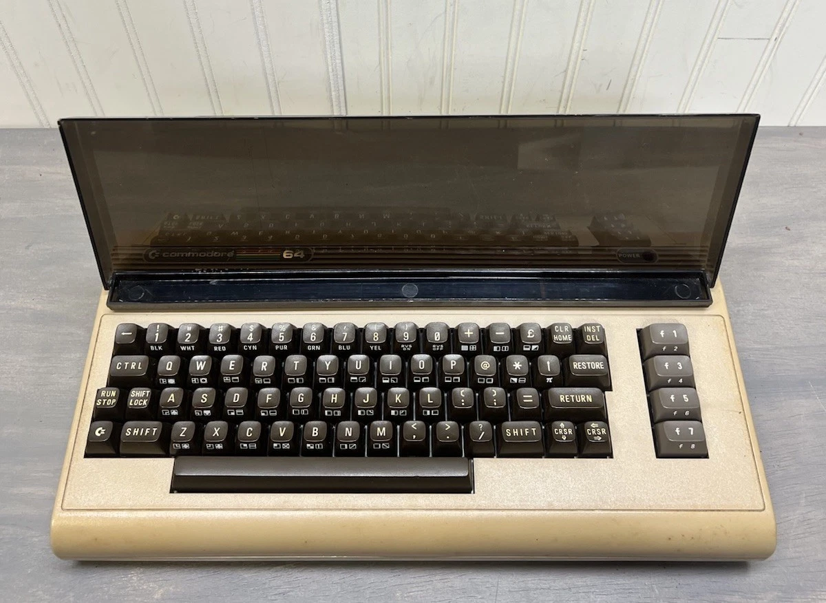 Lot De 23 Petites Vis Pour Clavier Commodore 64 – Pièces Détachées Vintage (année 1984)