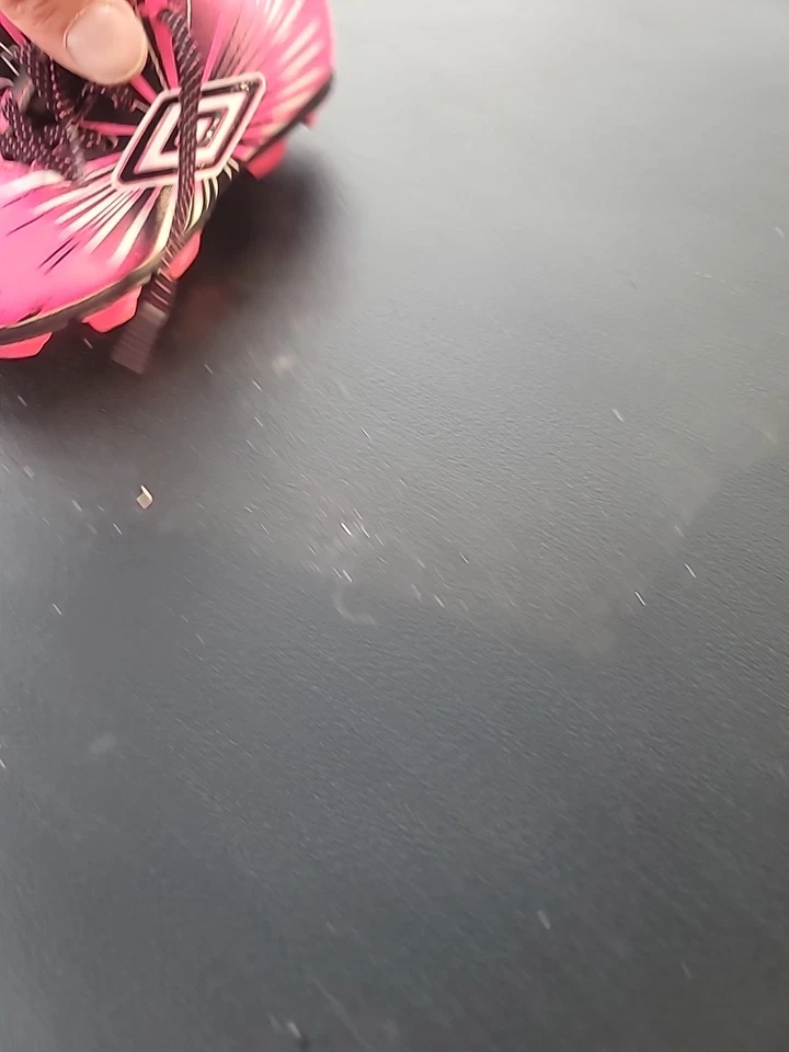 Umbro Soccer Pink Cleats Kids size 9K - Image 2 of 4