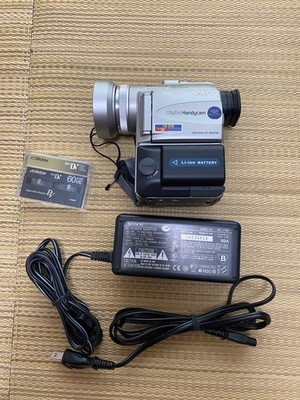 SONY DCR-PC100 Digital Handycam Camcorder miniDV Video Camera