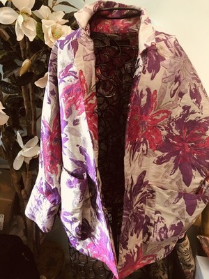 Heidi ￼Daus Designed Open Front Brocade Jacket Size ￼S. Runs Large