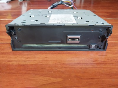ALPINE CDA-105 HEAD UNIT (NO FACEPLATE)