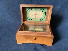Vintage Thorens Switzerland Mechanical Music Box Lara’s Theme