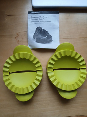Tupperware Pie Press / Empanada Maker Lime Green Set of 2 W/Instruction Manual