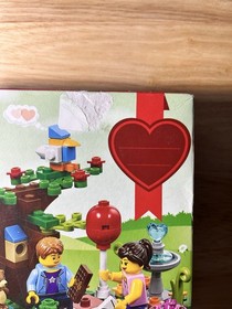 Lego 40236 SEASONAL Romantic Valentine Picnic RETIRED NEW Teddy Flowers RARE