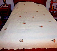 Beige w/Embroidery Flowers/Scalloped Edge/Full,Twin or Throw Quilt/Coverlet82x76