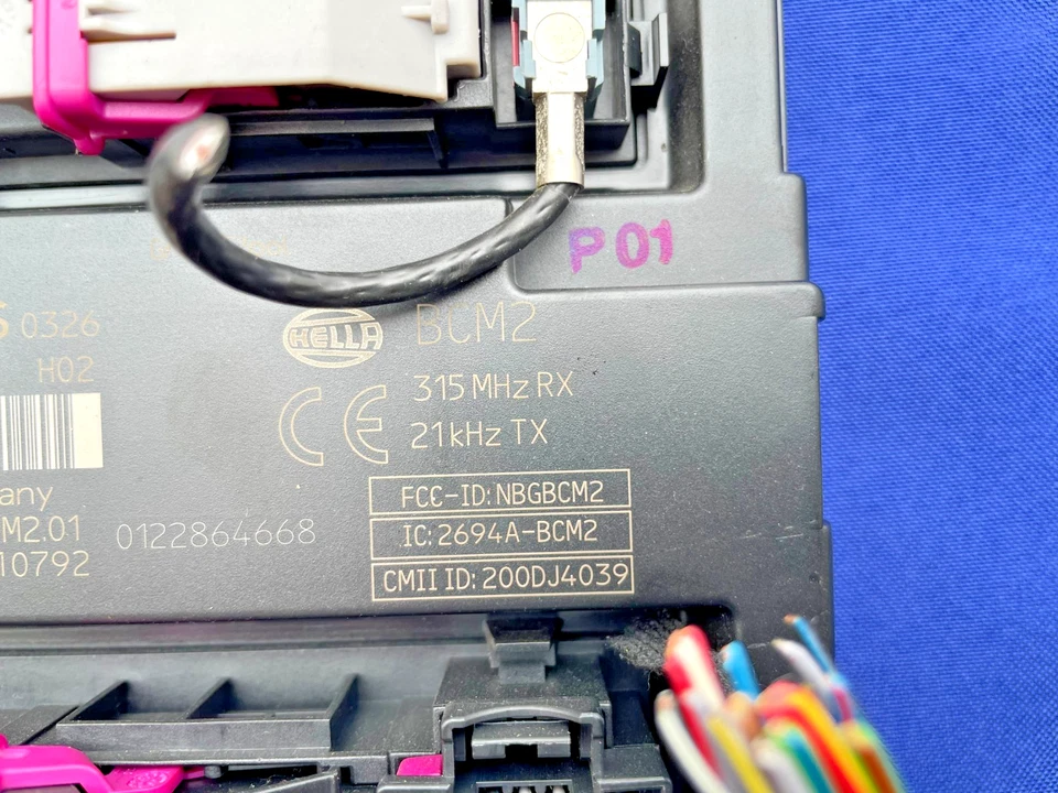 2009-2015 Audi Q5 8R Comfort Body Control Module CCM BCM2 Hella 8K0907064DS OEM - Image 4 of 4