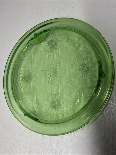 Vintage Green Uranium Vaseline Glass Jeanette Sunflower Footed Cake Plate 10”