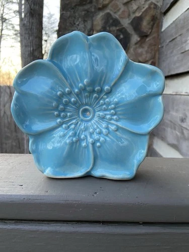 Vintage McCoy Wall Pocket /vase/planter Rich Blue Color Rare Find 1940’s