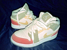 Nike Air Jordan 1 Mid SE GS Pastel Grind DJ0338-100 Youth Size 5Y Used