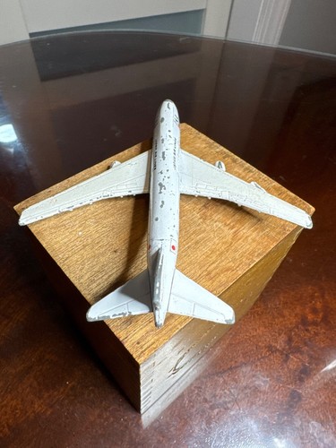 Vintage Diecast Japan Airlines JAL Boeing 747 Airplane Model White/Red 60-18 - Picture 3 of 7