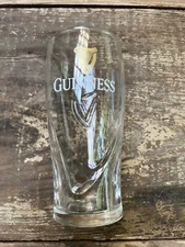 Guinness Pint Glass, New Design, 20 oz. "Perfect Pint" Ireland (Irish Pint)