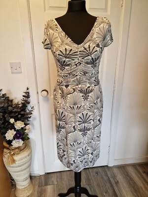 Marella Gr. 10 ärmelloses gerafftes Kleid
