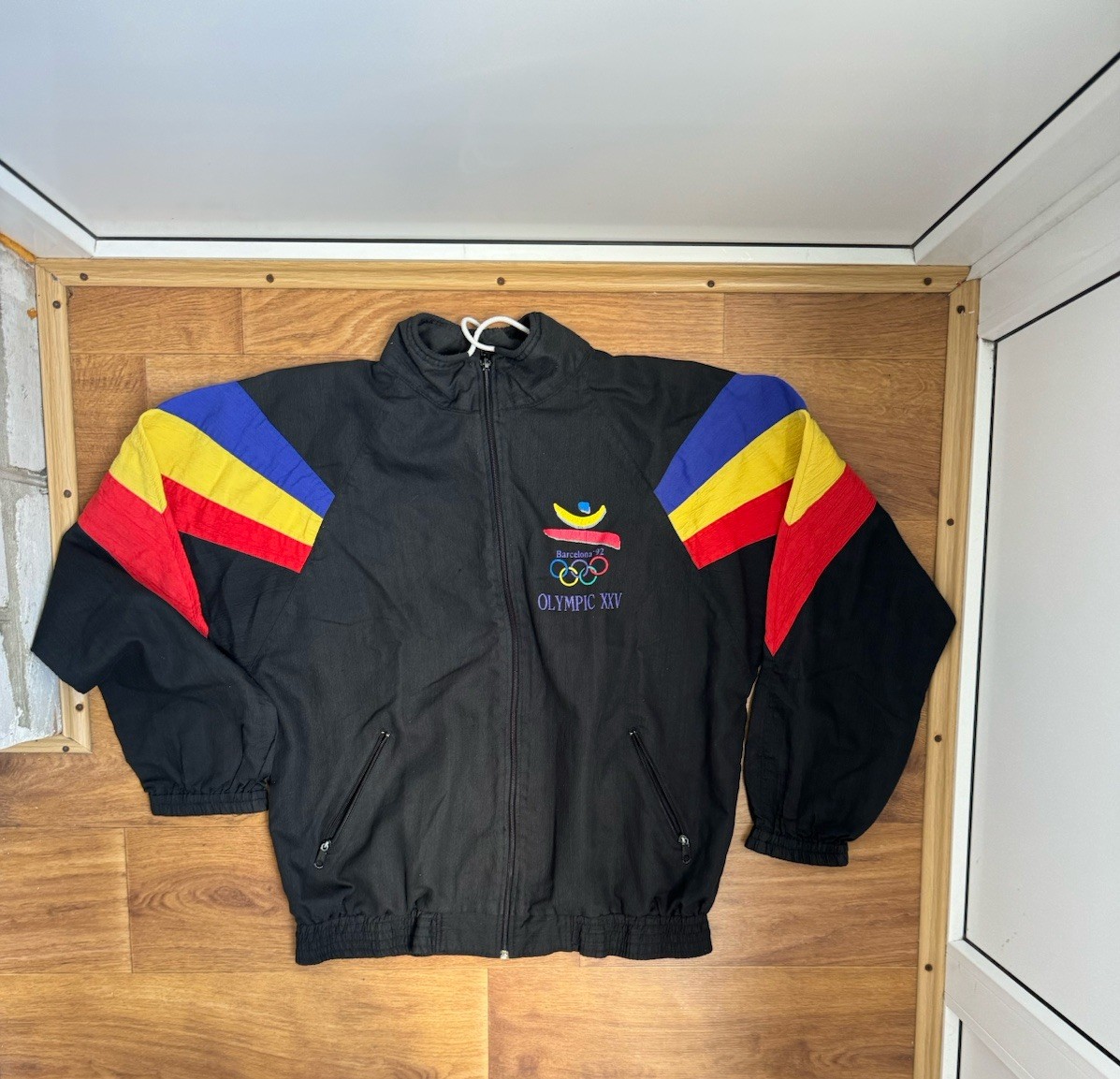 Vintage 1992 Barcelona NBC Olympics Men's Size Large Windbreaker