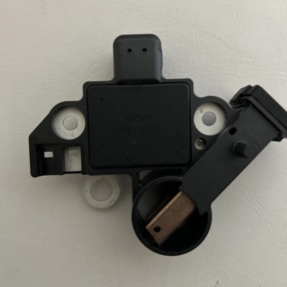  Vauxhall Opel Voltage  Regulator | 13582947 | LRC25D | D2022| 13501719 - Image 2 of 2