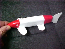 F3 Unknown red white wooden wood spearing decoy signed good condition 7" L