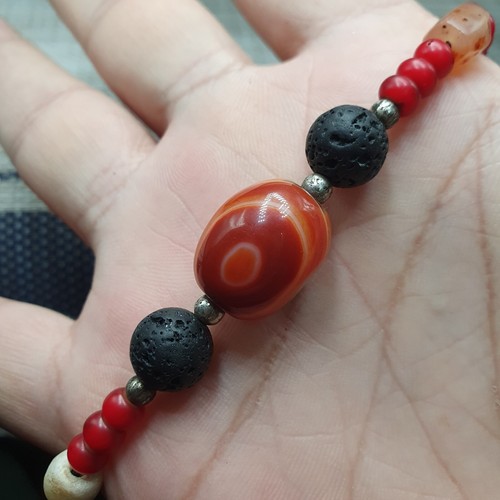 Red Natural Amazing Eye Carnelian Agate & Venetian Whiteheart Beads Bracelet - Picture 9 of 20