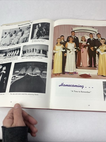 1968 CASCADE HIGH SCHOOL YEARBOOK, EVERETT, WASHINGTON VISTA - Picture 20 of 22
