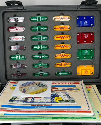 Elenco Snap Circuits Extreme SC-750R With Case, 7 Instruction Manuals + CD