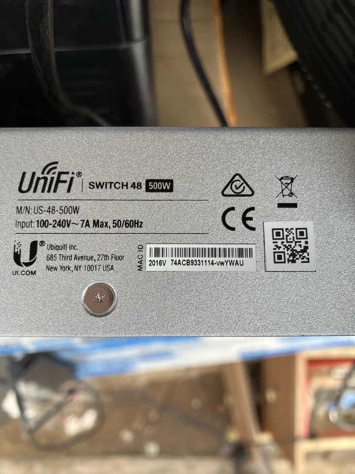 Conmutador de red Ubiquiti UniFi US-48-500W 48 puertos PoE+ Gigabit Ethernet 4xSFP/+ Foto 4 de 4