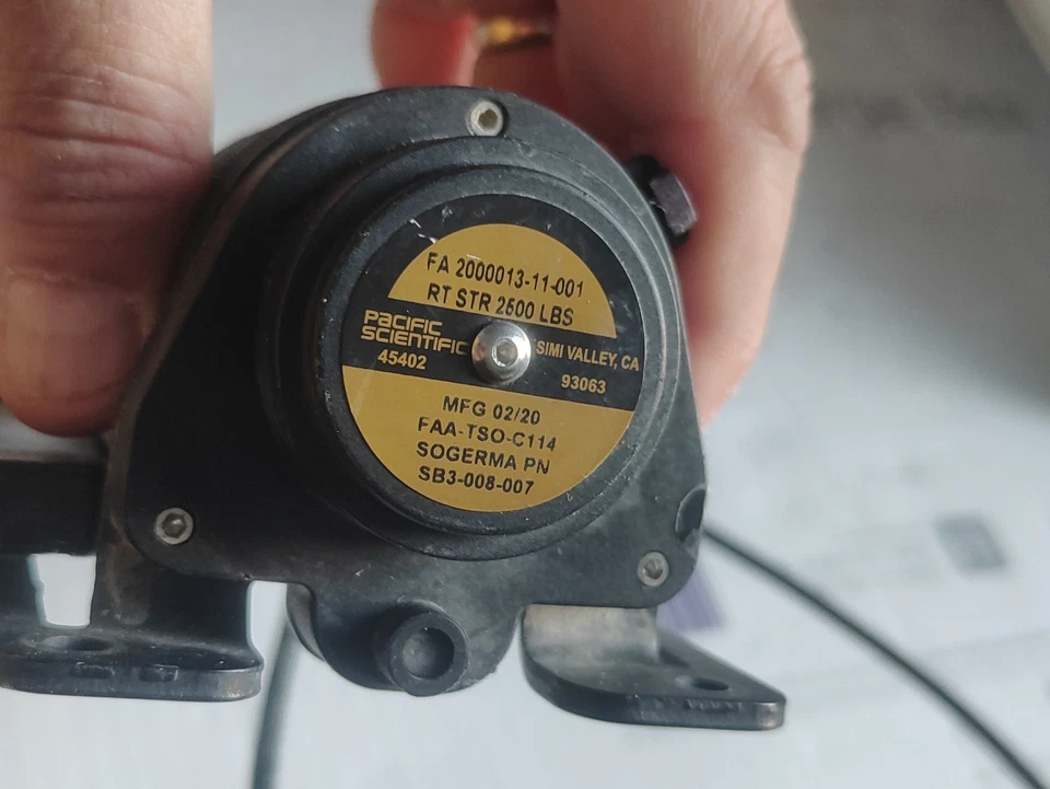 Cinturón de seguridad para aeronaves 2000013-11-001 NSN 1680-01-687-5640 Foto 3 de 4