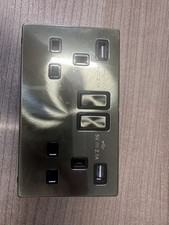 Click Scolmore Deco 2-Gang 13A Switched Socket + Twin USB - Antique Brass - NEW