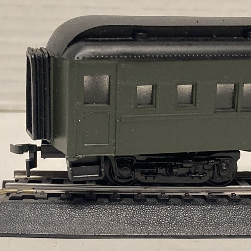 Life Like Pullman Columbia Gorge Sleeper Car Green W/ Gangway - Picture 6 of 11