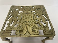 Antique Dieu Et Mon Droit Royal Coat Of Arms Crest Unicorn Brass Trivet 6&rdquo; Stand