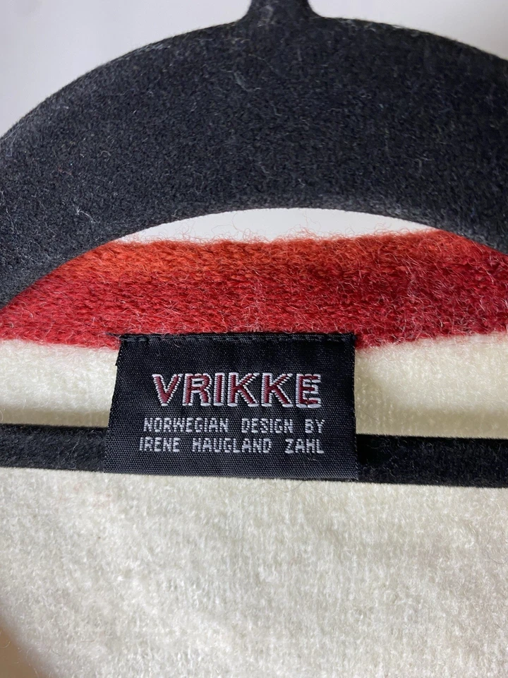 VRIKKE Norwegian Vest Women's Medium 100% Wool Nordic Metal Clasp Floral Sweater - Image 3 of 4