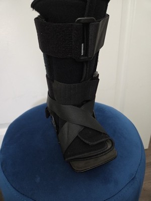 Breg Wee Walker Pediatric Size S Black Adjustable Straps