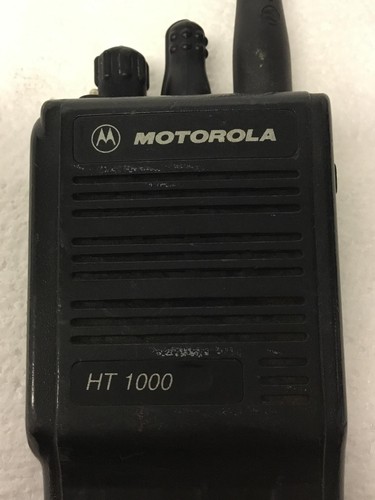MOTOROLA HT 1000 H01KDC9AA3DN 16 Channels 2 Way Radio w/Antenna,Base Charger,QTY - Picture 5 of 13