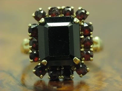8kt 333 Gelbgold Ring mit 8,26ct Granat Besatz / 5,0g / RG 58 - Bild 1 von 4