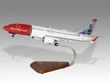 Boeing 737-800 Norwegian Airlines Bobby Moore Desk Wood Model Small Scale 1/130