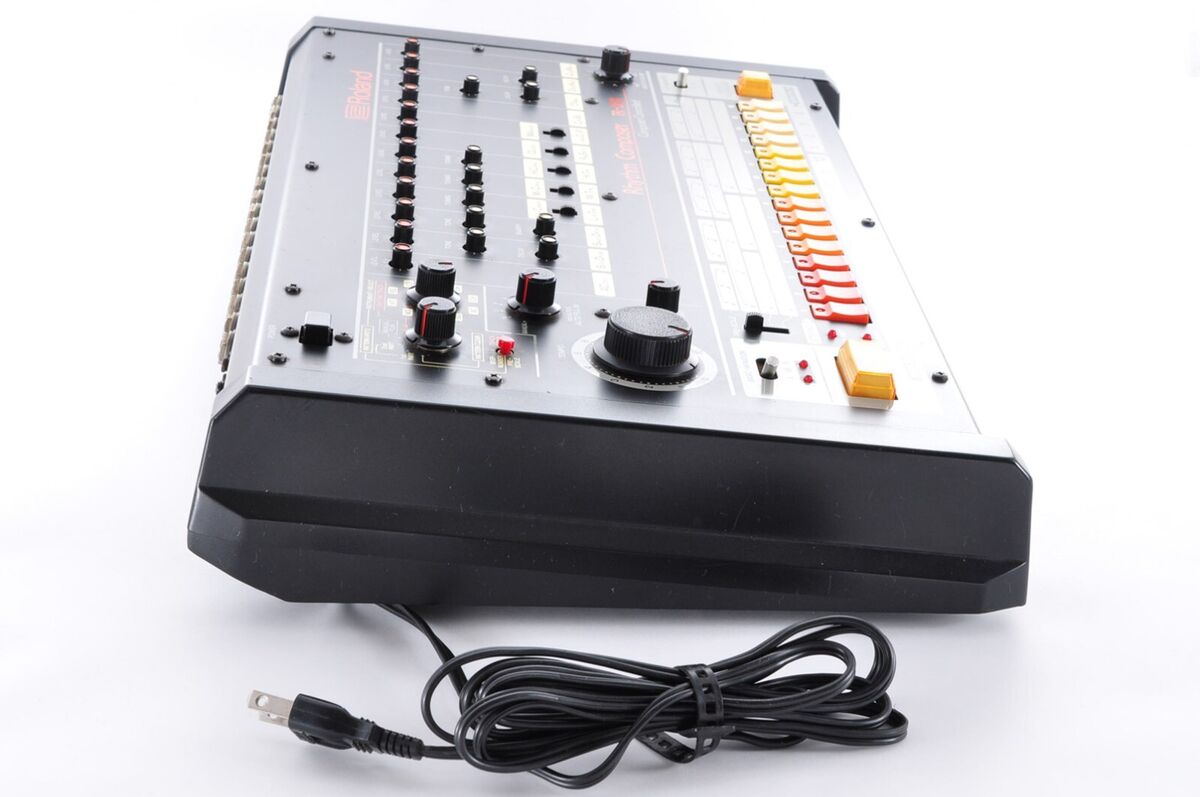 ROLAND TR-808 Rhythm Composer analog drum machine Rare MINT ROLAND TR-808 Rhythm Composer analog drum machine Rare MINT