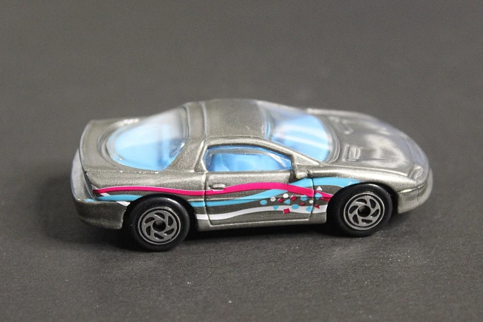 Hot Wheels 1993 Camaro Z-28 Gray 1:63 Diecast Model Car - Image 2 of 4
