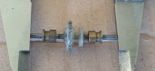 Scalextric Vintage Brass Bearings Axles Wheels Gears Job Lot Free P&P - Picture 4 of 18