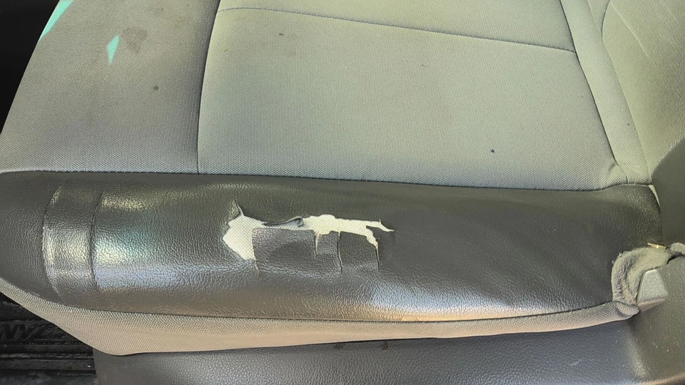 12 NISSAN NV 2500 Front Seat (NO SHIPPING) — 第 2/2 张图片