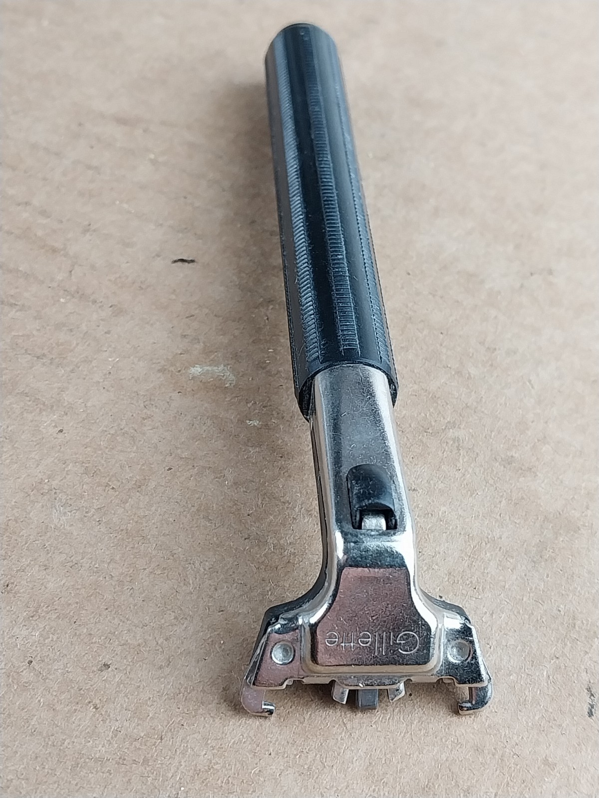 Handle Pivoting Head
