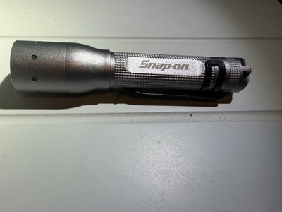 SNAP ON LED Lenser P3 094149 Taschenlampe Top Zustand