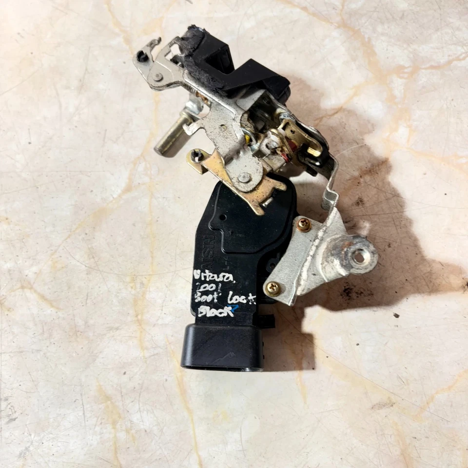 SUZUKI GRAND VITARA 5DR BOOT LOCK CATCH 1998-2005 - Image 4 of 4