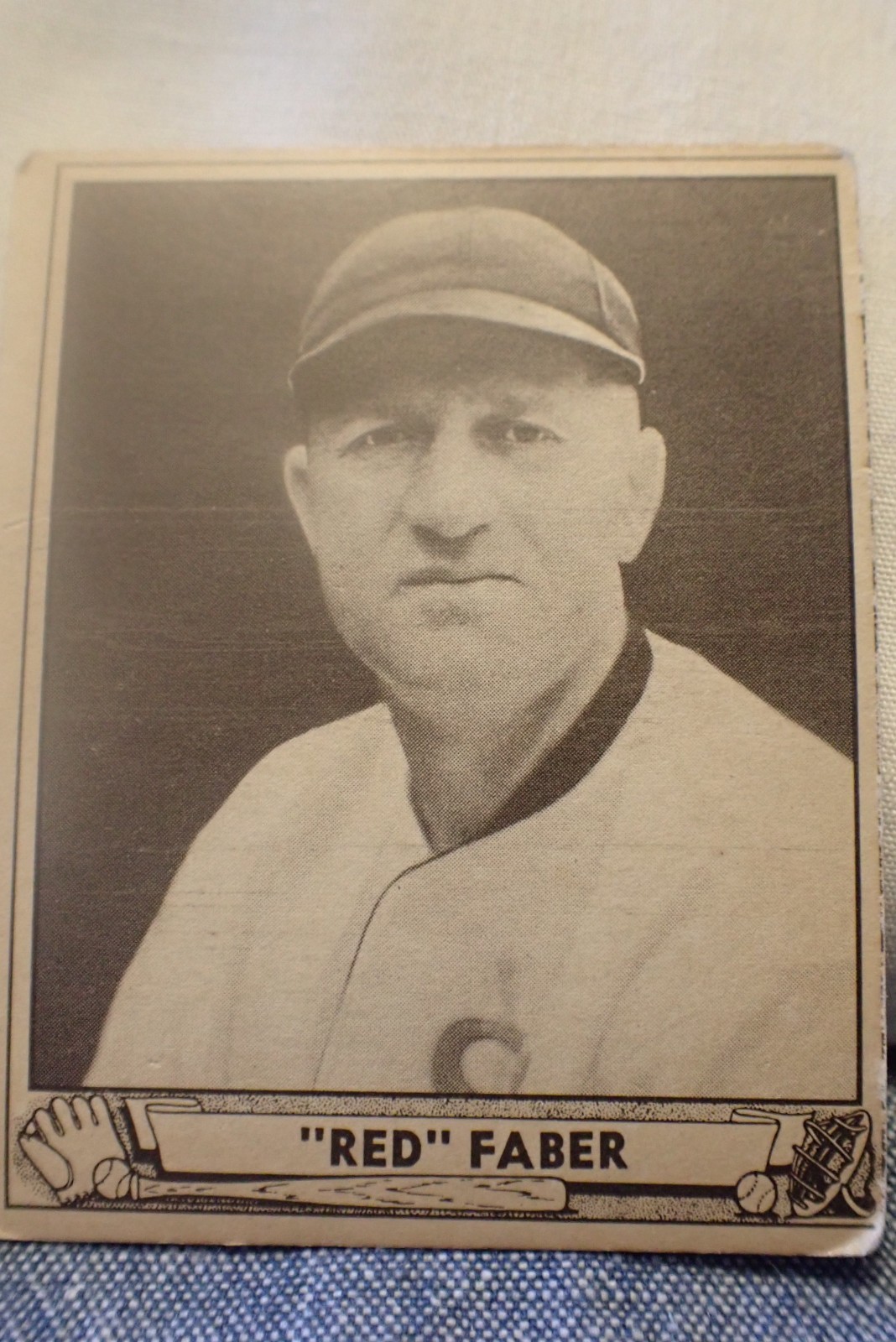 Red Faber #230 Baseball Cards 1940 Play Ball trading card — raw and PSA graded price guide