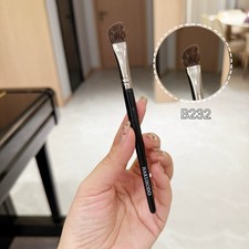 Hakuhodo B232 Eye Shadow Brush Angled