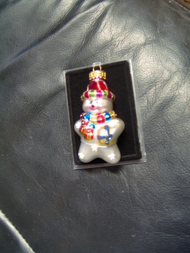 Ornamento de muñeco de nieve de vidrio hecho a mano 2003 - Imagen 3 de 4