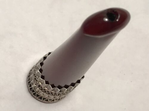ANTIQUE BURGUNDY DEEP RED FATURAN BAKELITE CIGARETTEE HOLDER WITH A SILVER PART - Picture 3 of 12