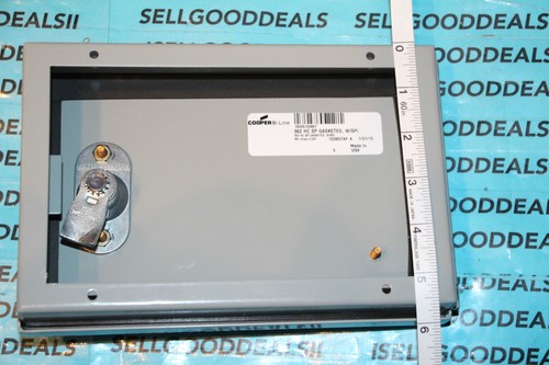 Cooper B-Line 962-HC-SP Gasketed w/SPL Latch New - Picture 3 of 5