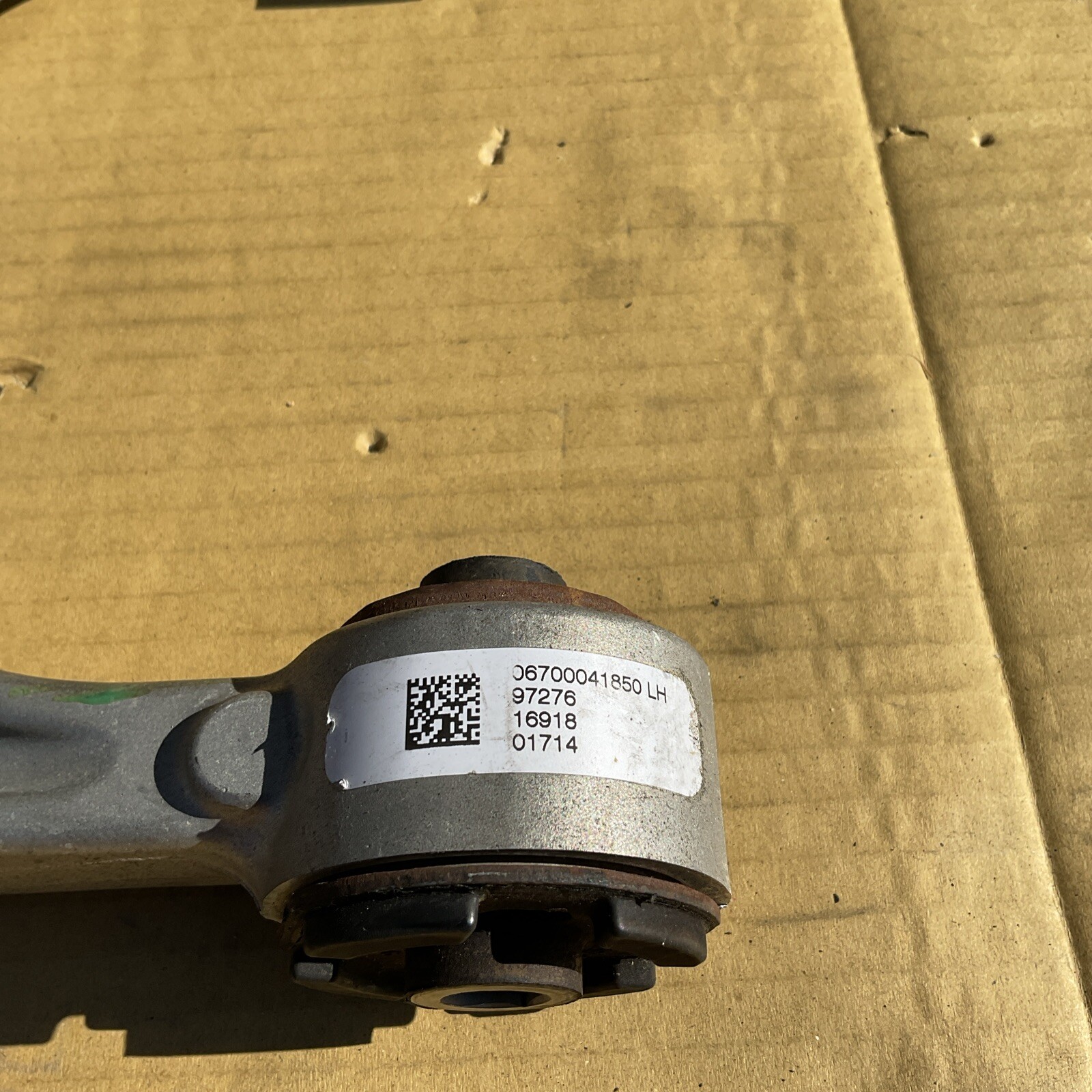 14-24 MASERATI Quattroporte/GHIBLI FRONT LEFT  UPPER CONTROL ARM OEM 0670004185
