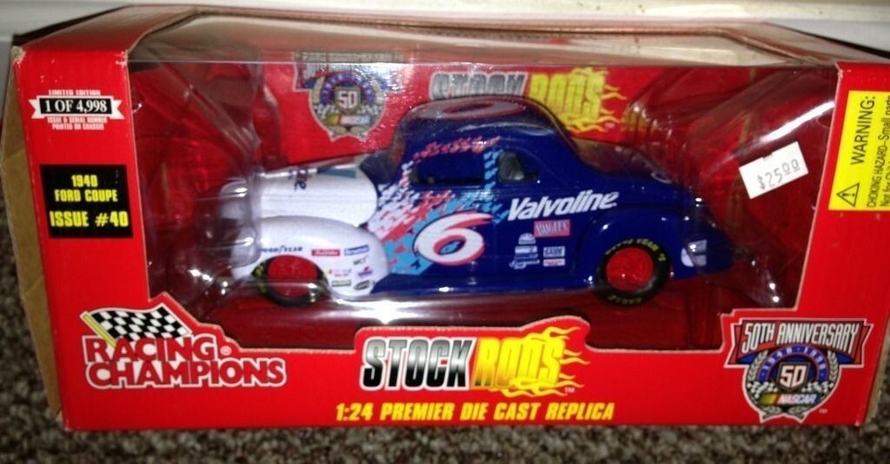 1/24  -  1/25  ( IT ) model of  a 1940 Ford coupe race car #6 stock rod