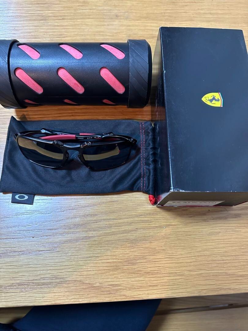オークリーoAKLEYバッドマンBADNANFerrari OAKLEY Ferrari BADMAN model DARK CARBON BLACK IRIDIUM POLARIZED